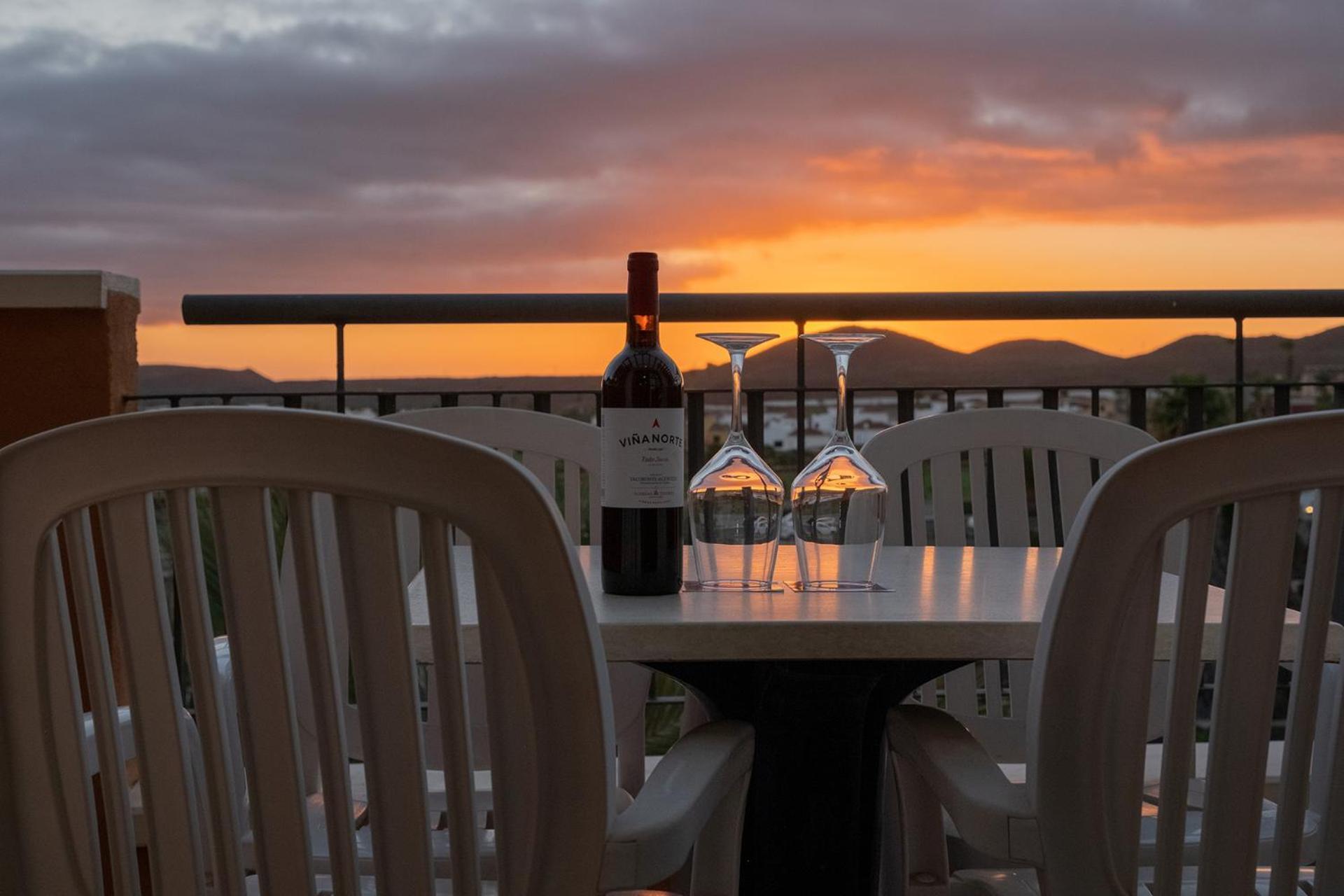 Junior Suite with Pool or Sea View for 4 Adults - MAGMA Service